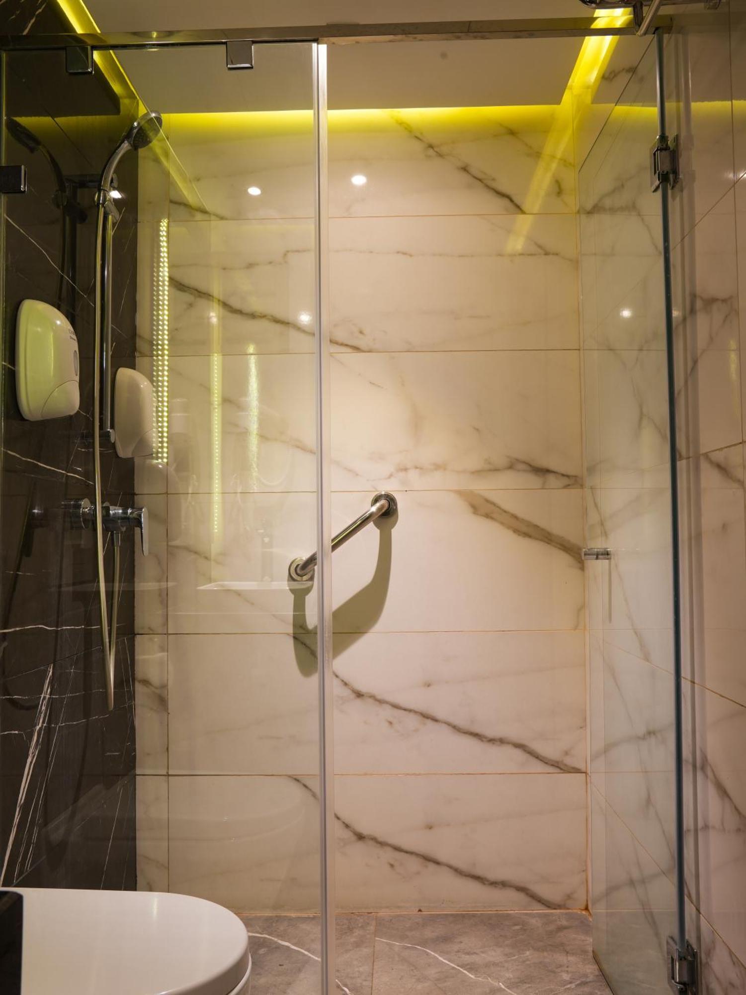 First Suites Hotel Рабат Экстерьер фото